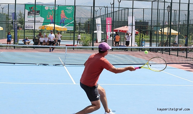 “15 Temmuz Demokrasi ve Millî Birlik Günü Tenis Turnuvası” tamamlandı