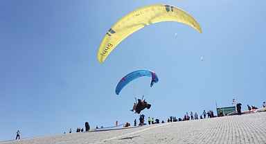 Ali Dağ Yamaç Paraşütü Türkiye Şampiyonası başladı