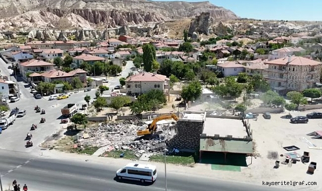 Avanos'ta kaçak otel ve restoran yıkıldı