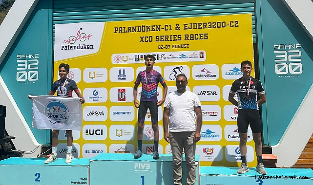 Kayserili sporcular Beyzanur ve Metin madalyayla döndü