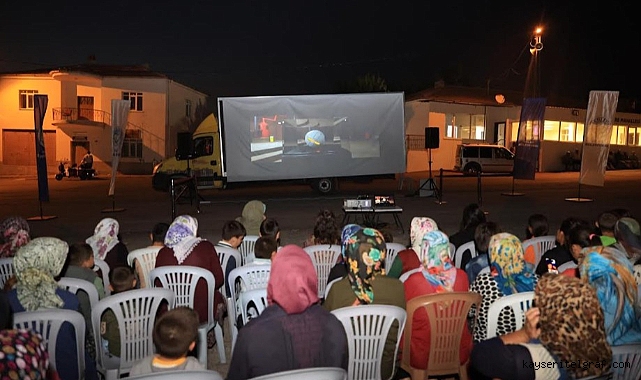 Talas'taki köylerde yazlık sinema keyfi başladı