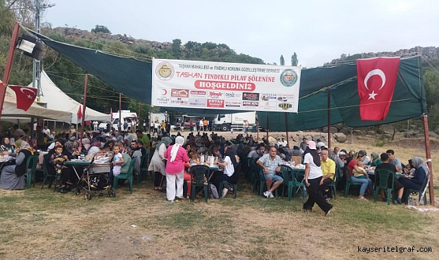 Taşhan'da pilav şenliği düzenlendi