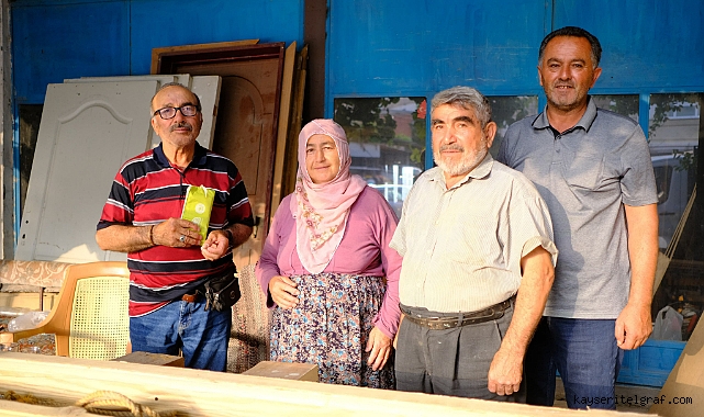 Yahyalı'da bir kadın yerde bulduğu parayı sahibine teslim etti