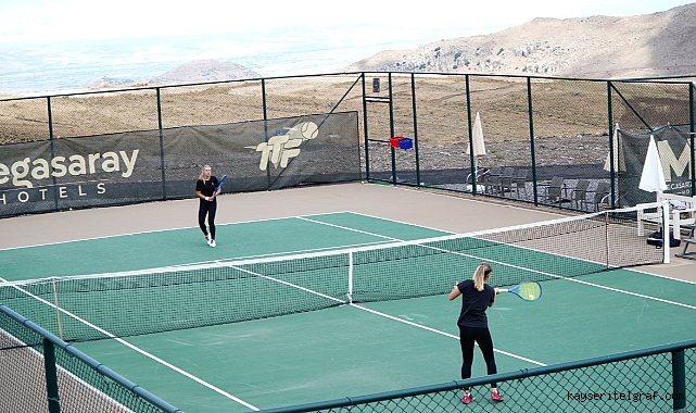 Dünya Tenis turu bu yıl ikinci kez Erciyes'te başladı