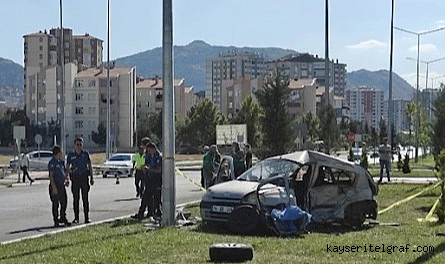 Ziya Gökalp'te feci kaza; 3 ölü, 3 yaralı