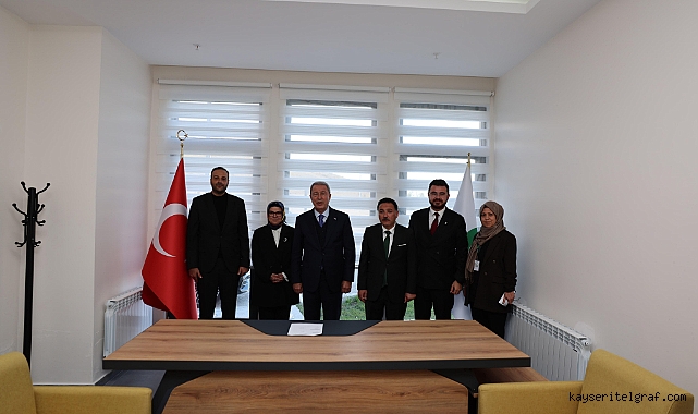 Akar, Böhürler ve Vali Çiçek Yeşilay'ı ziyaret etti