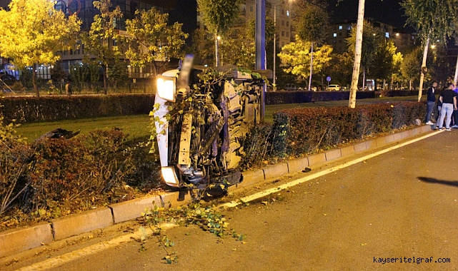 Alkollü sürücünün kullandığı araç yan yattı