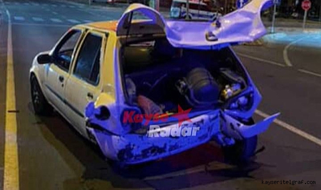 Ertuğrulgazi'de araç yan yattı