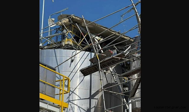 Kocaeli'de kimya fabrikasında patlama; iki işçi hayatını kaybetti.