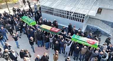 Almanya'dan İstanbul'a gelen anne ve 2 evladı toprağa verildi