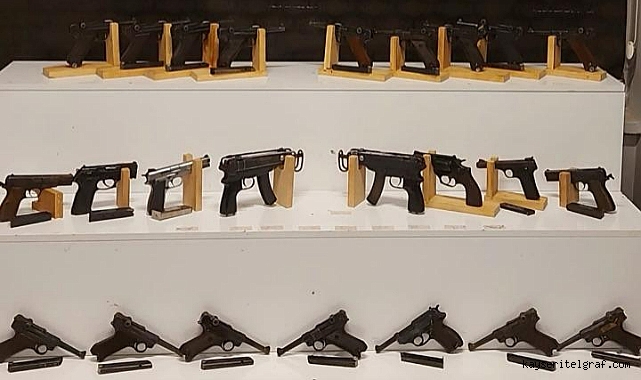 Kayseri'de silah ticareti operasyonu; 24 ruhsatsız silah ele geçirildi