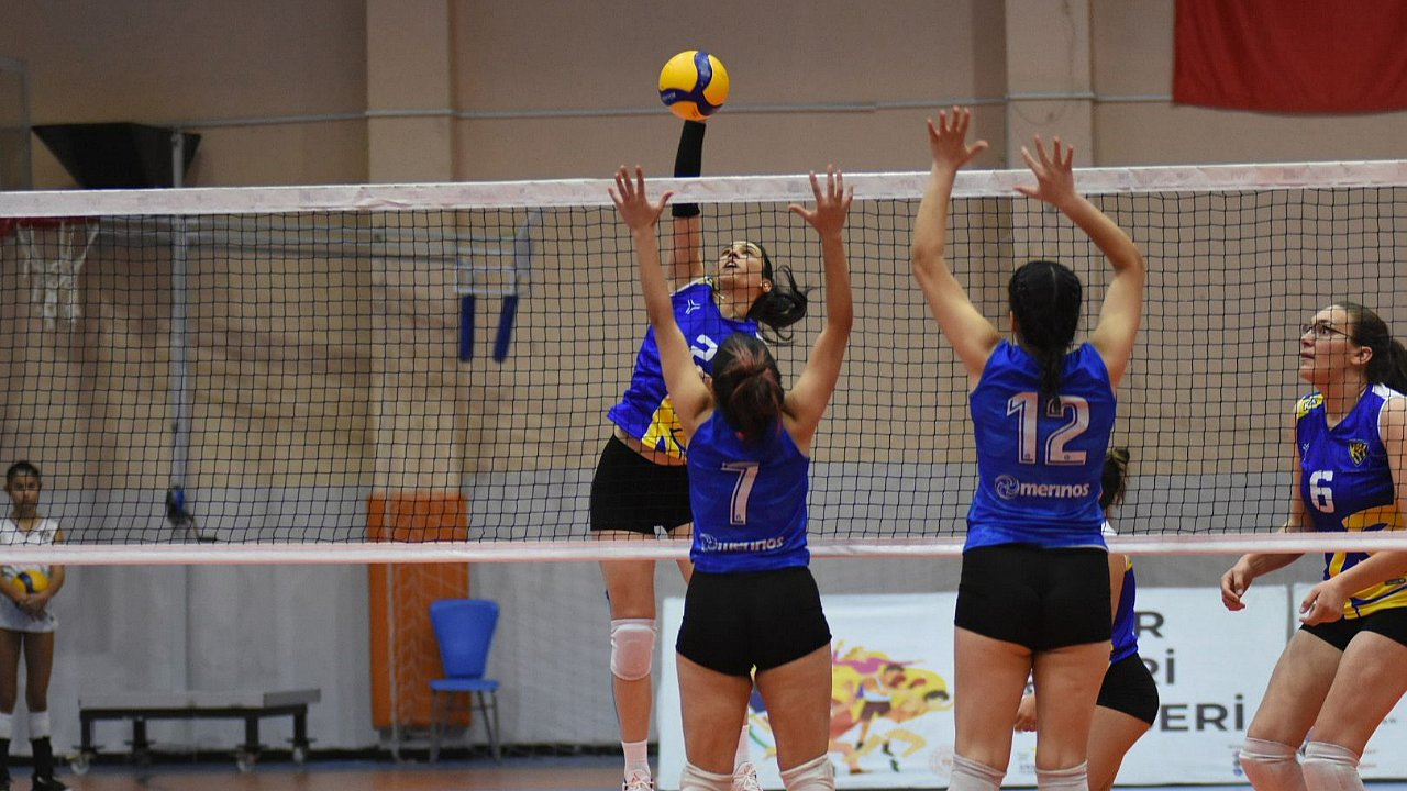 Kayseri KVK, Merinos Voleybol'u mağlup etti