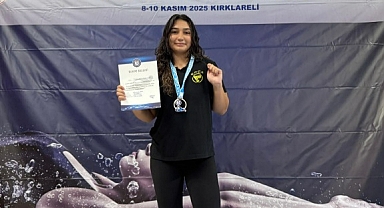 Kayserili Sudenas, 10 Kasım Atatürk’ü Anma Yüzme Şampiyonası'nda 3 rekor birden kırdı