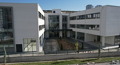 Talas'taki okulda 80 kişi sucuktan zehirlendi