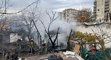 Yunus Emre Mahallesi'nde yangın