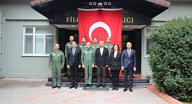 CHP Genel Başkanı Özel'den Hava Üs Komutanlığı'na taziye ziyareti