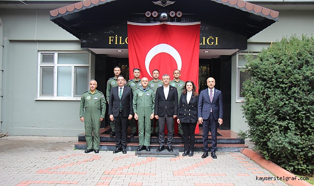 CHP Genel Başkanı Özel'den Hava Üs Komutanlığı'na taziye ziyareti