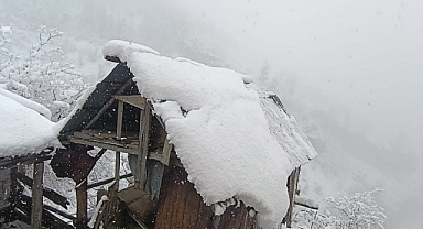 Develi'de ve Yahyalı'da kar yağışı etkili oldu 