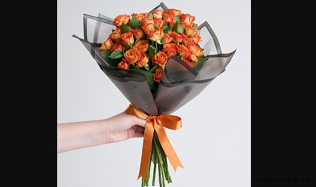 Eşine isimsiz çiçek gönderen adam kusurlu sayıldı