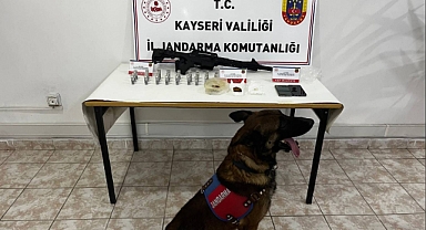 Hacılar'da uyuşturucu madde ve av tüfeği ele geçirildi