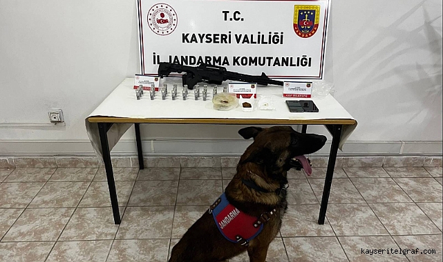 Hacılar'da uyuşturucu madde ve av tüfeği ele geçirildi 