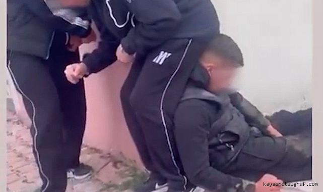 Uyuşturucunun etkisinde kalyan gençler göz altına alındı