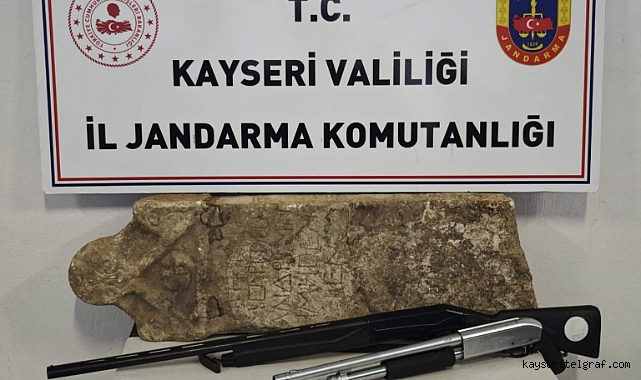 Yeşilhisar'da tarihi eser ve ruhsatsız tüfek ele geçirildi