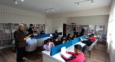 Develi’de ortaokula 5 bin kitaplık kütüphane kuruldu 