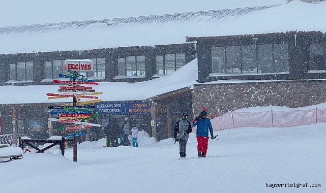 Erciyes'te kar kalınlığı bir buçuk metreyi geçti
