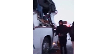 İncesu’da otobüs TIR’a çarptı