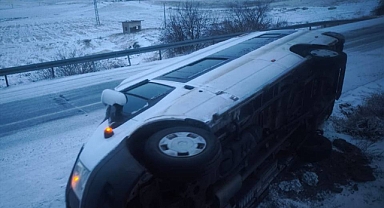 Kayseri beyaza büründü, trafik kazaları arttı