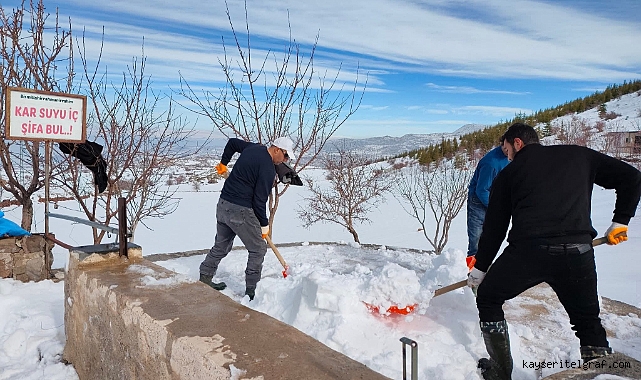 Kayseri'de 'kar kuyusu' geleneği sürüyor