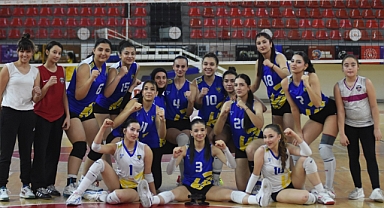 KVK Voleybol Kulübü, Gaziantep ekibini yendi
