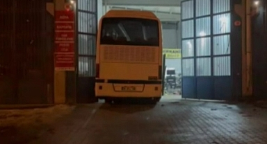 Otobüsün altında kalan tamirci hayatını kaybetti