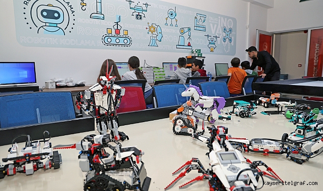 Talas Belediyesi'nden çocuklara teknoloji eğitimi