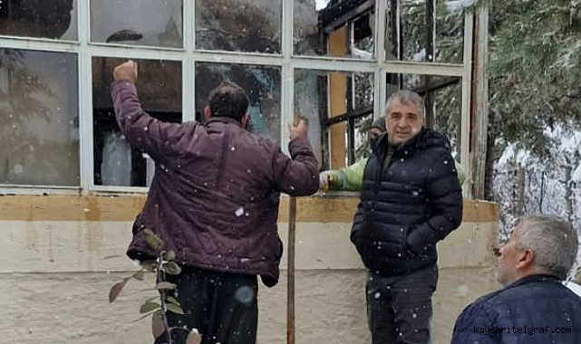 Tomarza'da imam evi yandı