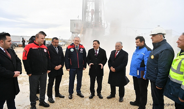 Vali Çiçek ve Başkan Büyükkılıç, Elmalı Jeotermal Kaynaklı Sera OTB’yi inceledi