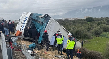 Antalya'da otobüs devrildi, 8 kişi hayatını kaybetti