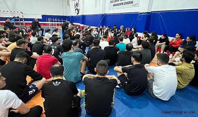 Ataş gençlere tecrübelerini anlattı