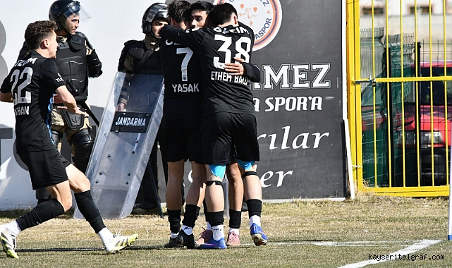 Erciyes38 FK Nevşehir'den bir puan aldı