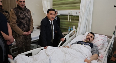 İçişleri Bakanı Çiftçi yaralanan özel harekatçıyla görüştü