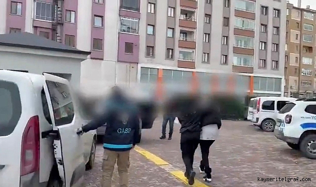 İş adamının uygunsuz görüntülerini çekip şantaj yapanlar yakalandı