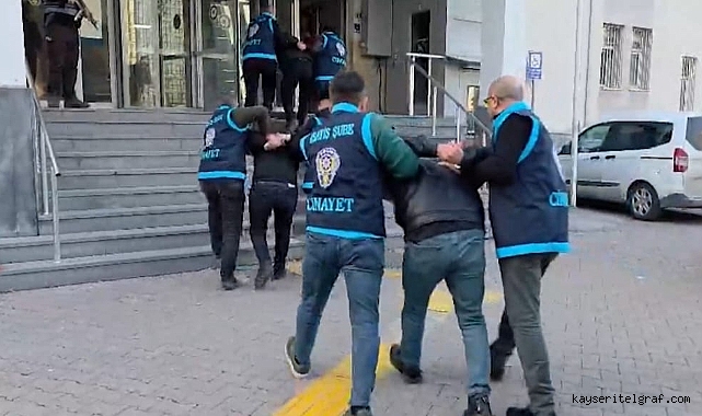 Kayseri’de yol verme kavgasında 3 gözaltı