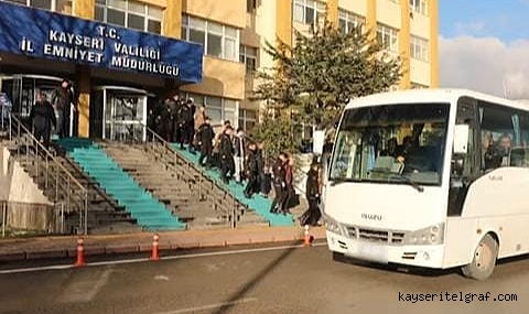 Kayseri Emniyeti ile MİT operasyonunda gözaltına alınan 70 kişiden 54'ü tutuklandı 