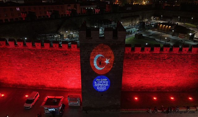 Kayseri Ramazan'a özel aydınlandı