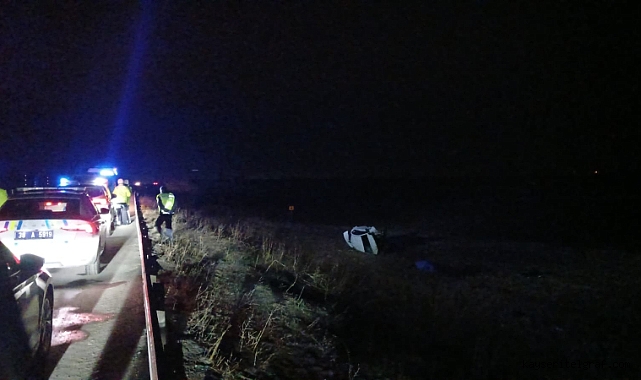 Otomobil şarampole yuvarlandı: 1 ölü, 4 yaralı 