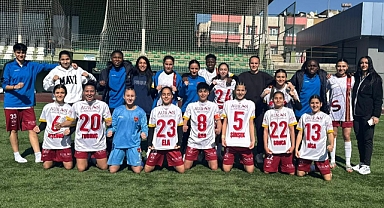 Şampiyon Kayseri Kadın FK sezonu farklı galibiyetle noktaladı