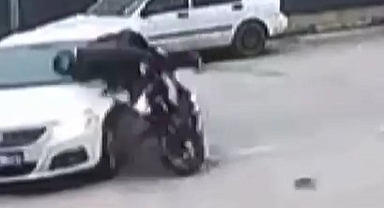 Sinyal vermeden dönen araç kazaya yol açtı