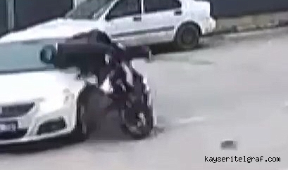 Sinyal vermeden dönen araç kazaya yol açtı