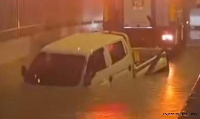 Suyla dolan alt geçitte mahsur kalan aracın sürücüsü yaşamını yitirdi